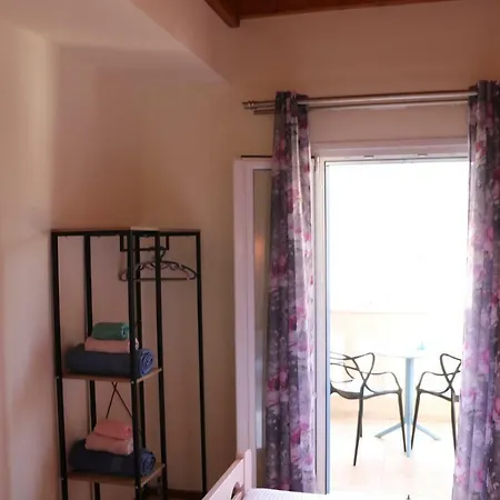 Apartament Lidromi *